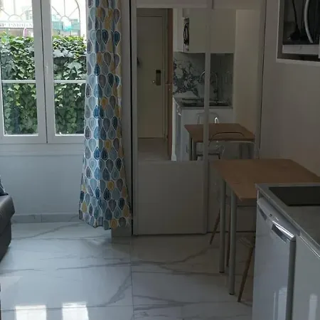 Magnifique Studio 1 Au Rdc A Cote De La A 2 Mins De La דירה *